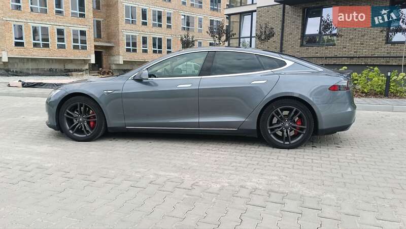 Ліфтбек Tesla Model S 2014 в Рівному