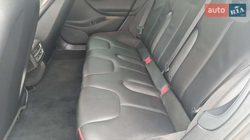 Ліфтбек Tesla Model S 2014 в Рівному