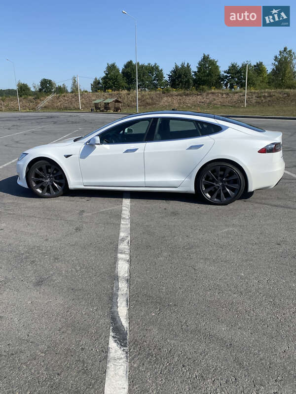 Лифтбек Tesla Model S 2018 в Полтаве