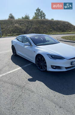Tesla Model S 2018