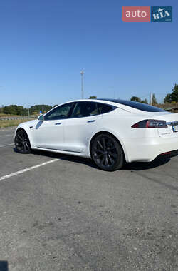 Лифтбек Tesla Model S 2018 в 