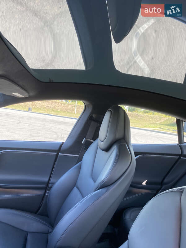 Лифтбек Tesla Model S 2018 в Полтаве
