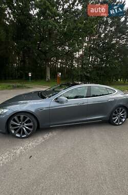 Лифтбек Tesla Model S 2014 в 