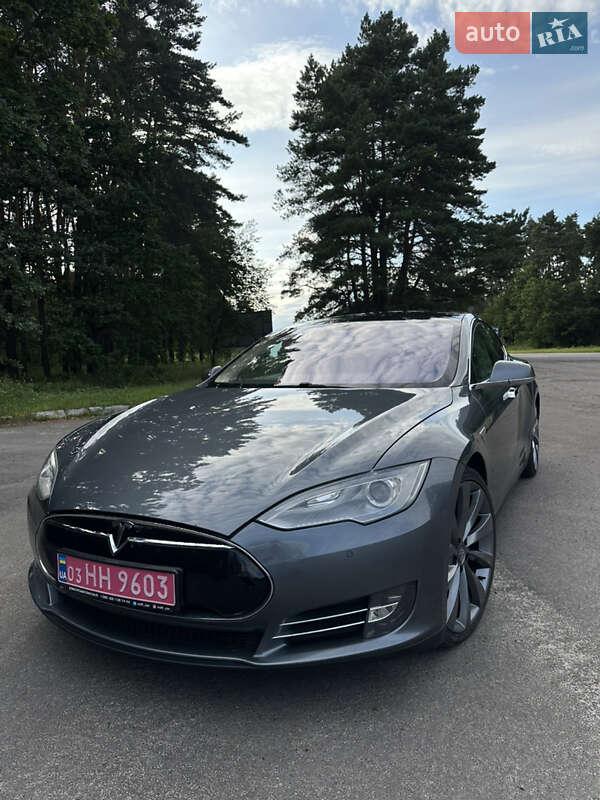 Ліфтбек Tesla Model S 2014 в Рівному