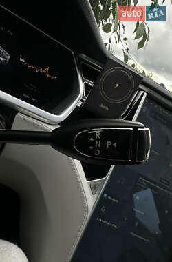 Лифтбек Tesla Model S 2014 в 