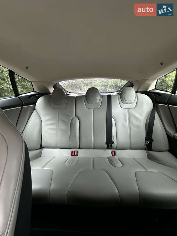 Ліфтбек Tesla Model S 2014 в Рівному