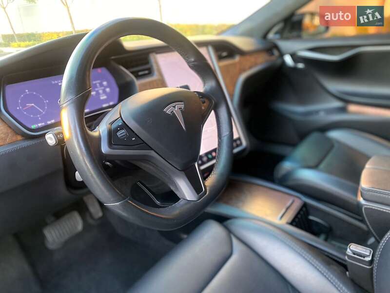 Ліфтбек Tesla Model S 2019 в Мукачевому