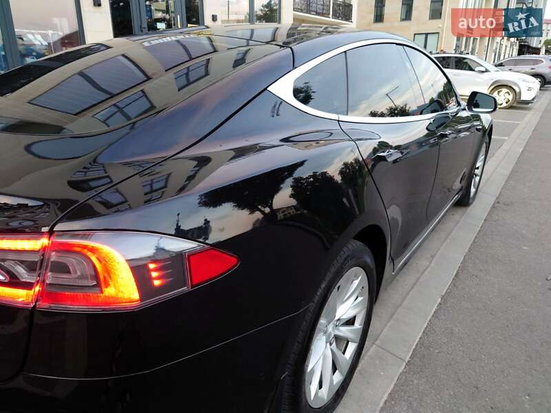 Ліфтбек Tesla Model S 2019 в Мукачевому