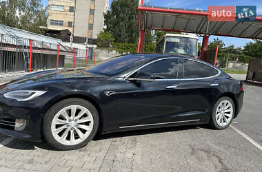 Лифтбек Tesla Model S 2017 в 