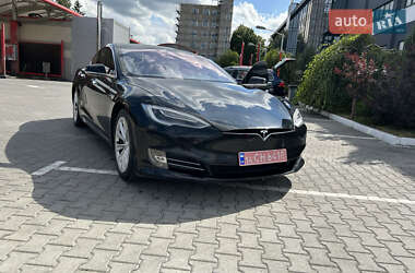 Лифтбек Tesla Model S 2017 в 