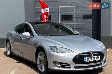 Лифтбек Tesla Model S 2013 в 