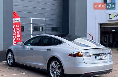 Лифтбек Tesla Model S 2013 в 