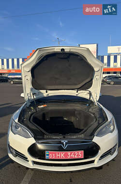 Лифтбек Tesla Model S 2012 в 