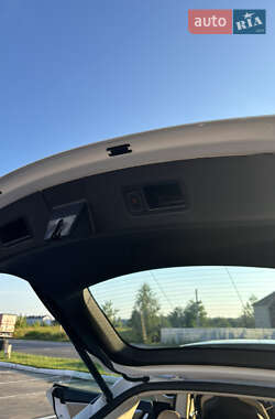 Лифтбек Tesla Model S 2012 в 