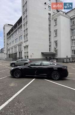 Ліфтбек Tesla Model S 2020 в 