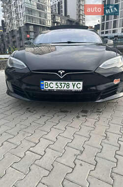 Лифтбек Tesla Model S 2016 в Львове