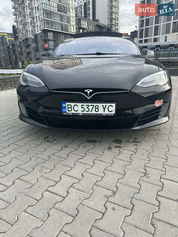 Tesla Model S 2016