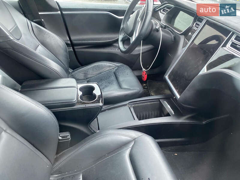 Ліфтбек Tesla Model S 2016 в Львові