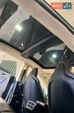 Ліфтбек Tesla Model S 2013 в 