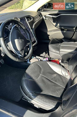 Лифтбек Tesla Model S 2013 в 