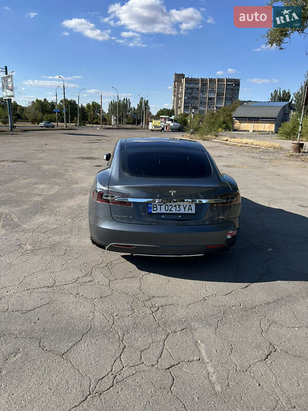 Ліфтбек Tesla Model S 2013 в Херсоні