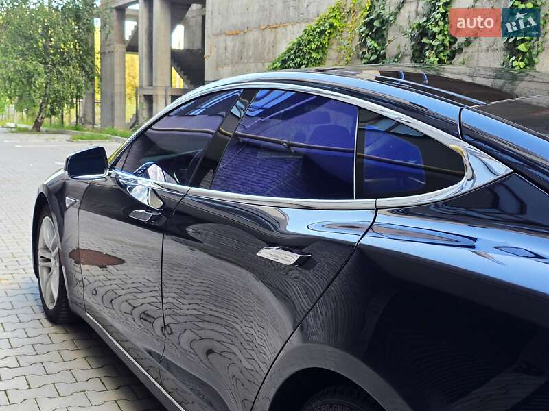 Ліфтбек Tesla Model S 2014 в Хмельницькому