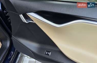 Лифтбек Tesla Model S 2014 в 