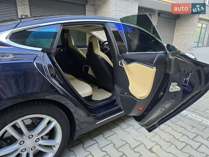 Ліфтбек Tesla Model S 2014 в Хмельницькому