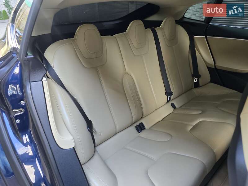 Ліфтбек Tesla Model S 2014 в Хмельницькому