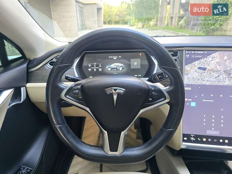 Ліфтбек Tesla Model S 2014 в Хмельницькому