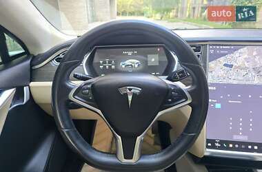 Лифтбек Tesla Model S 2014 в 