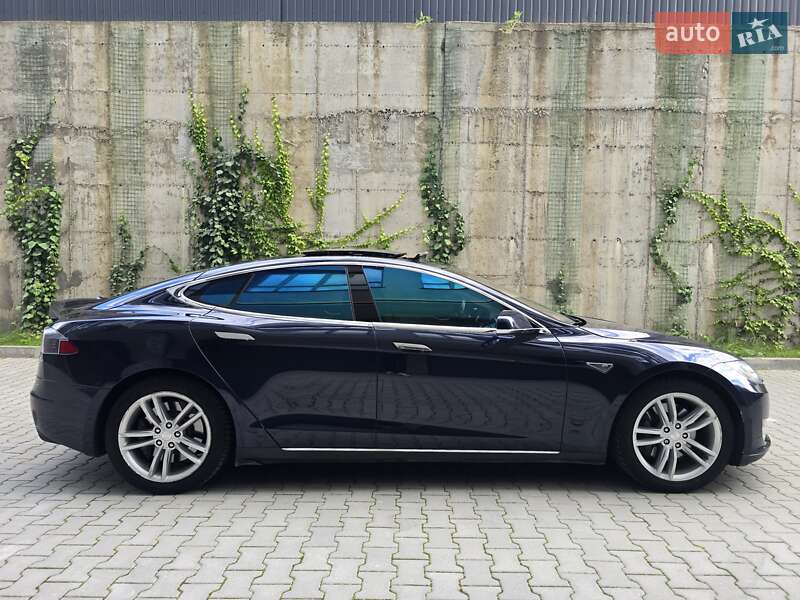 Ліфтбек Tesla Model S 2014 в Хмельницькому