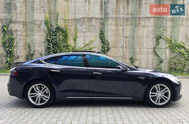 Лифтбек Tesla Model S 2014 в 