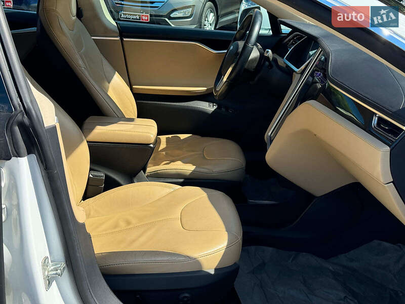 Лифтбек Tesla Model S 2013 в Виннице фото 28 Лифтбек Tesla Model S 2013 в Виннице