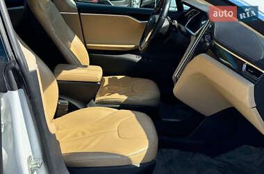 Лифтбек Tesla Model S 2013 в 