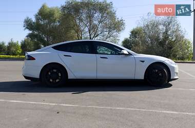 Лифтбек Tesla Model S 2015 в 