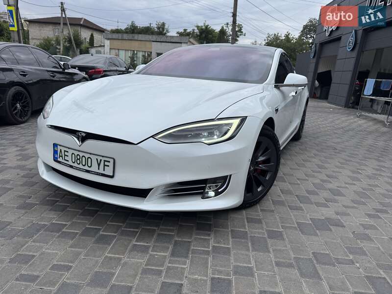 Ліфтбек Tesla Model S 2020 в Дніпрі