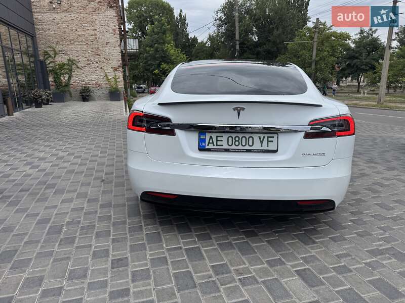 Ліфтбек Tesla Model S 2020 в Дніпрі