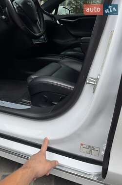 Лифтбек Tesla Model S 2020 в 