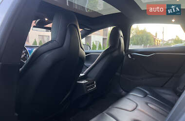 Лифтбек Tesla Model S 2014 в 