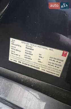 Лифтбек Tesla Model S 2014 в 