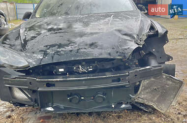 Лифтбек Tesla Model S 2016 в 
