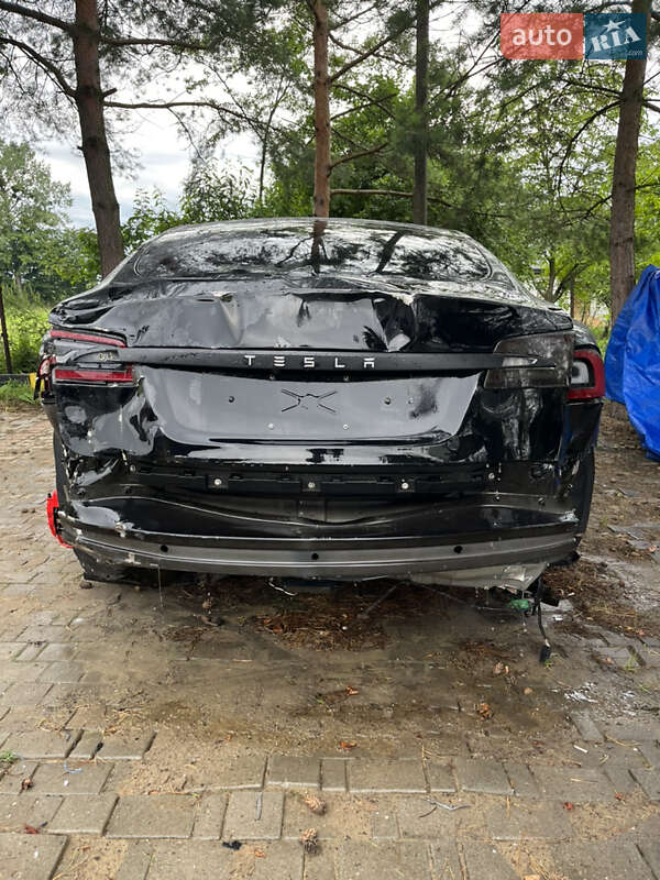 Ліфтбек Tesla Model S 2016 в Львові фото 17 Ліфтбек Tesla Model S 2016 в Львові