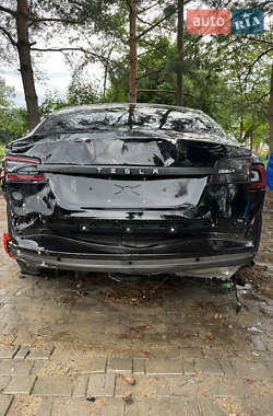 Лифтбек Tesla Model S 2016 в 