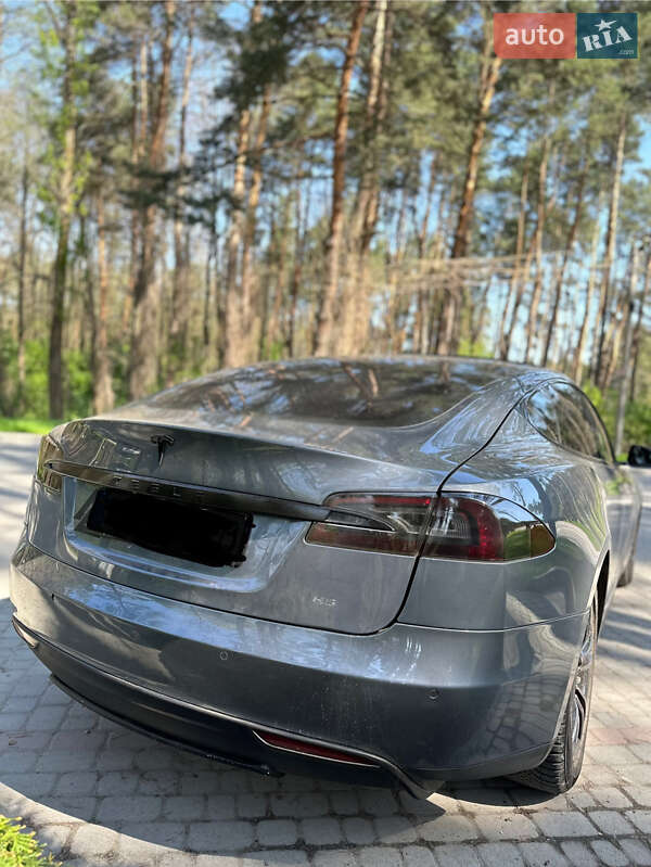 Лифтбек Tesla Model S 2013 в Львове