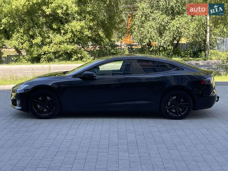 Лифтбек Tesla Model S 2019 в Луцке