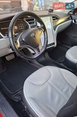 Лифтбек Tesla Model S 2014 в 
