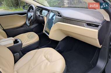 Лифтбек Tesla Model S 2013 в 