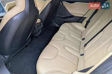 Лифтбек Tesla Model S 2013 в 