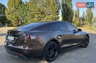 Лифтбек Tesla Model S 2014 в 
